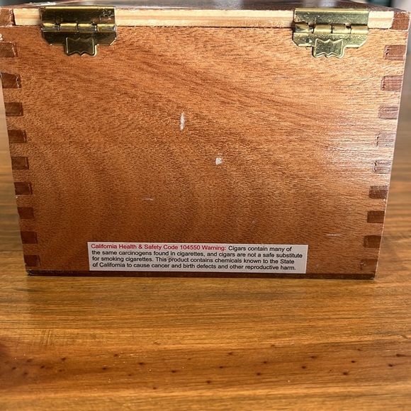 Fonseca Empty Wooden Cigar Box - Picture 6 of 8